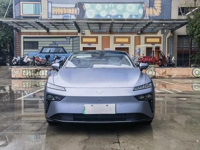 Dongfeng eπ eπ007 Pure electric 540 four-wheel drive Max version