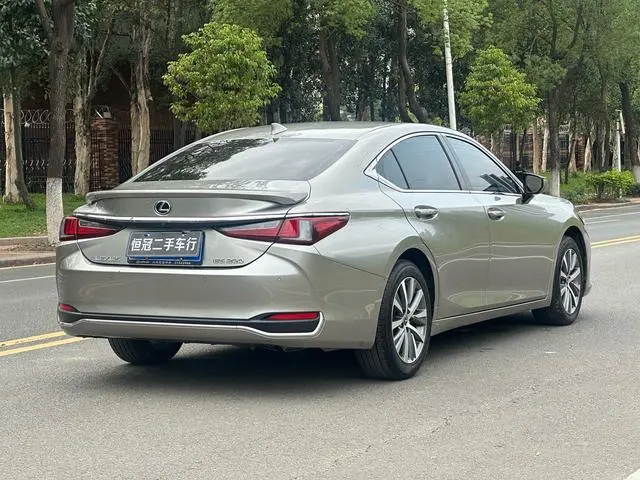 Lexus Lexus ES 200 Excellent Edition