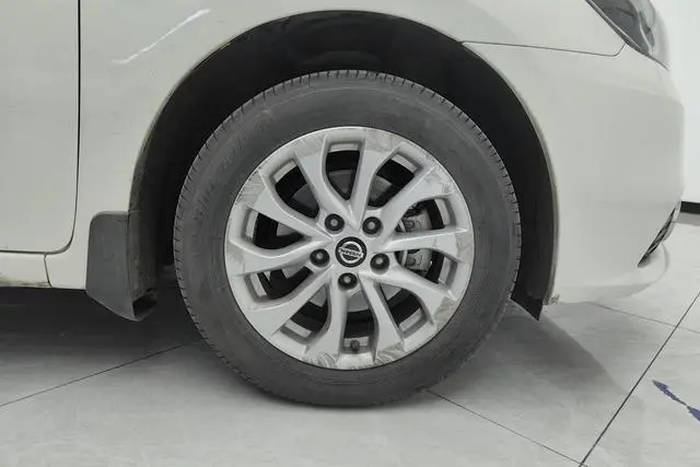 Nissan Xuan Yi Classic 1.6 XL CVT Deluxe Edition