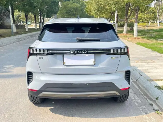 LYNK & CO Lynk & Co. 06 EM-P PHEV Remix Pro