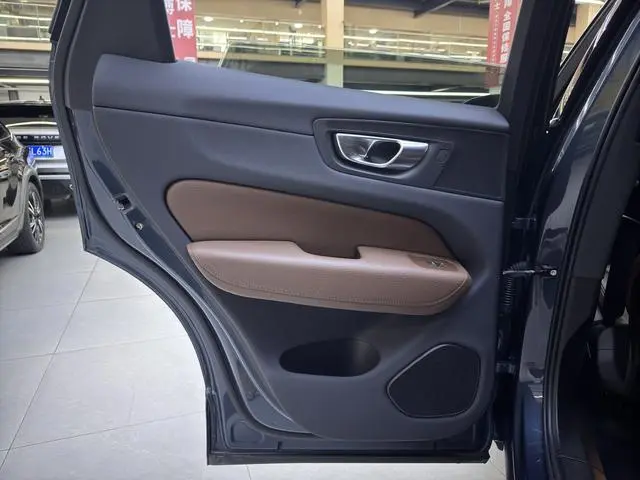 Volvo Volvo XC60 PHEV T8 four-wheel drive Zhiyuan Deluxe Edition