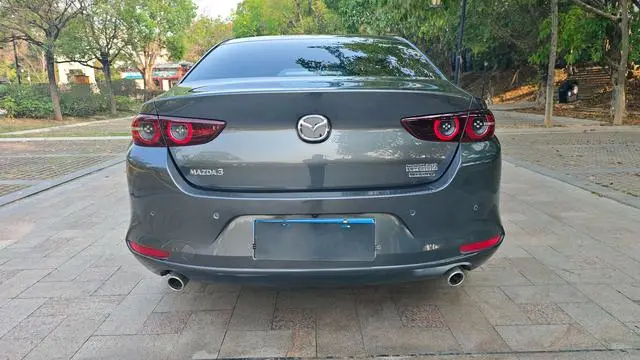 Mazda Mazda 3 Angkesaila 2.0L automatic premium version