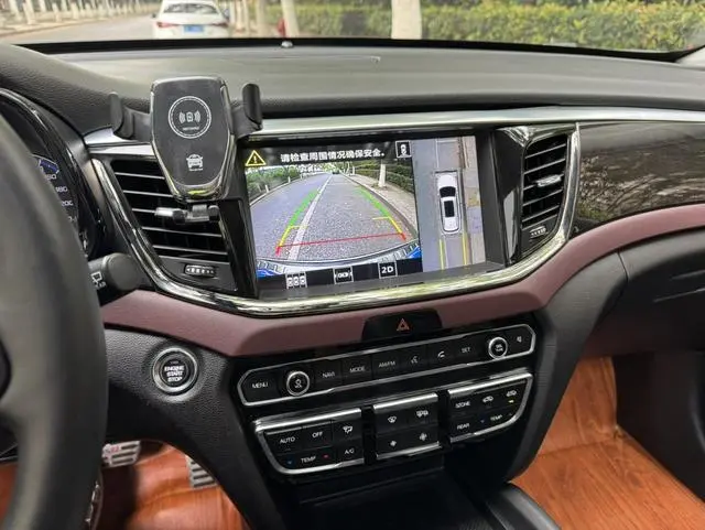 GAC Trumpchi GS8 320T two-wheel drive luxury Zhilian Edition 7 seats