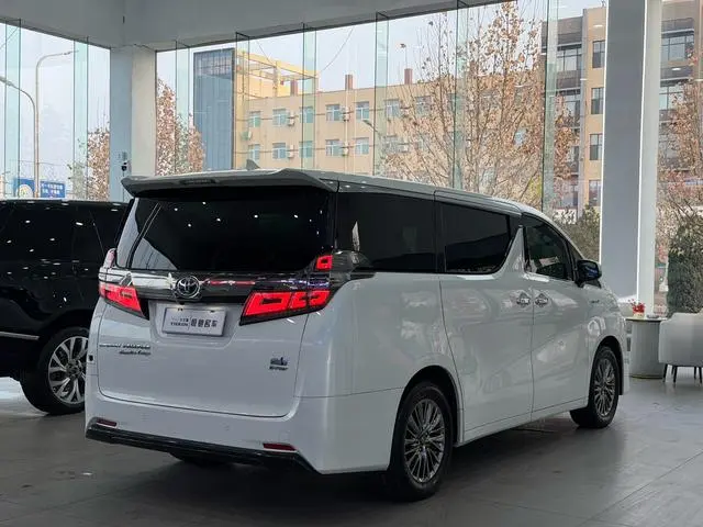 TOYOTA Wilfa Crown Dual Engine 2.5L HV Premium Edition