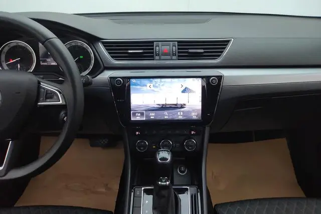 Skoda Speed pie ZI330 DSG Comfort Edition Country V