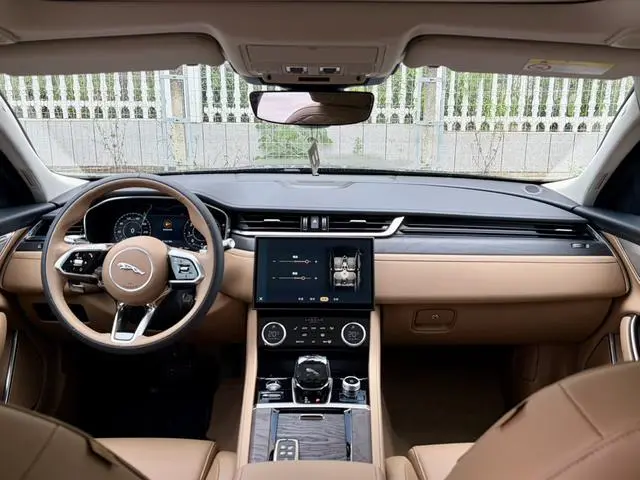 Jaguar Jaguar XFL 2.0T P250 two-wheel drive Exclusive Deluxe Edition