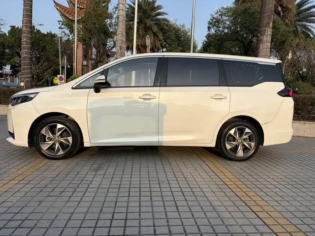 GAC Trumpchi M6 Pro 270T AT Deluxe Edition