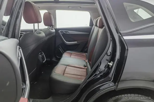 Dongfeng Fengshen Dongfeng Fengshen AX7 PRO 1.6T Automatic Smart Version