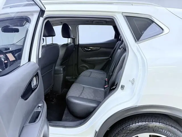 Nissan Qashqai 2.0L CVT Deluxe Edition Country V