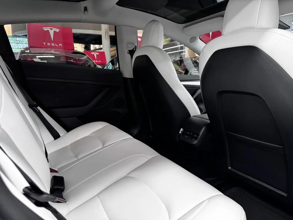 Tesla Model 3 Upgraded version of standard battery life rear drive