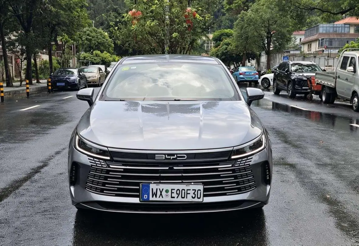 BYD Destroyer 05 Honor Edition DM-i 55KM Luxury