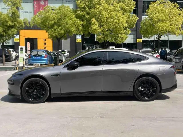 Xpeng Xiaopeng P7 562E Pengyi Performance Edition