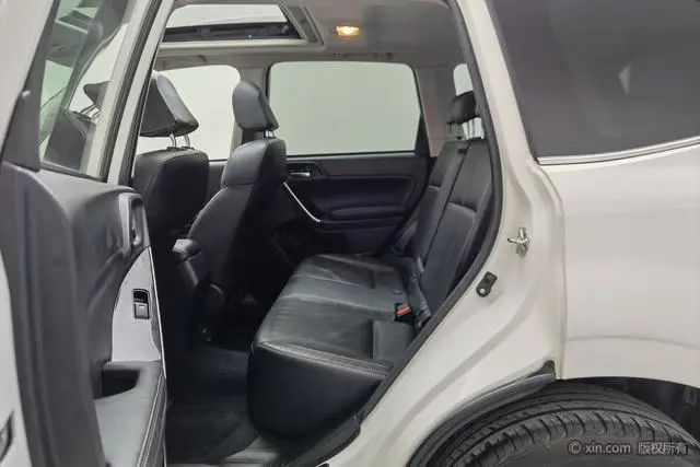 Subaru FORESTER Forester 2.0i Fashion Navigation Version