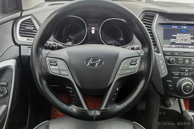 Hyundai Shengda 2.0T automatic four-wheel drive intelligent 7-seater