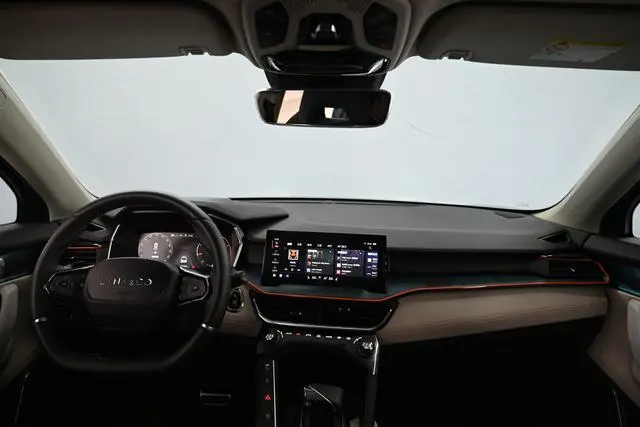 LYNK & CO Lynk 06 1.5T Yao Halo