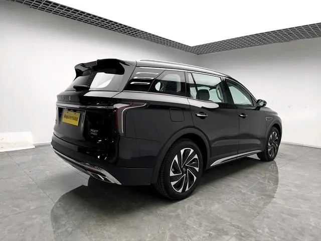 Hongqi Hongqi HS7 PHEV 2.0T four-wheel drive Qichang version 6 seats