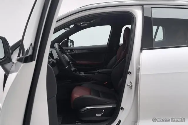 LYNK & CO Lynk 06 1.5T Jin Pro