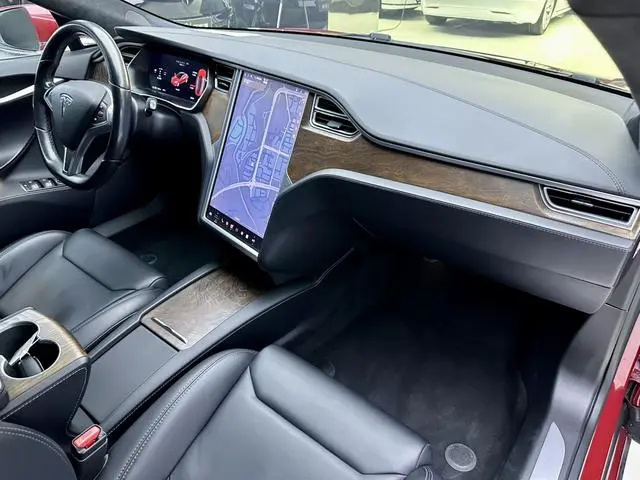 Tesla Model S 75D Standard battery life version