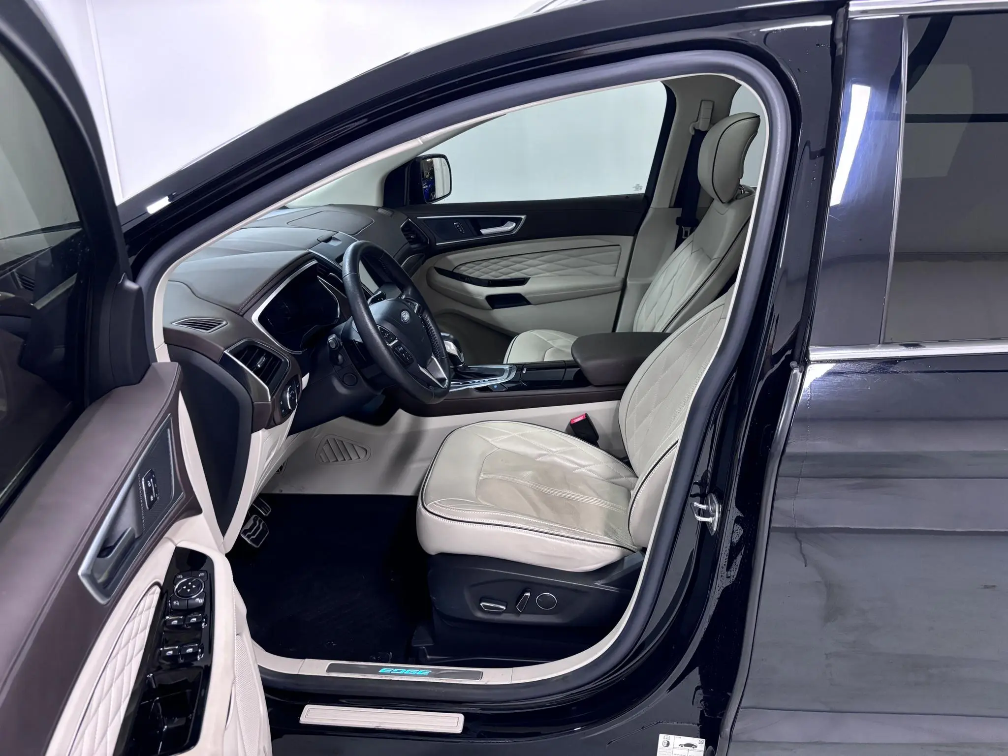 Ford Sharp World EcoBoost 245 four-wheel drive Zunrui Plus 7-seater country V