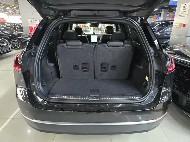 NIO NIO ES8 580KM six-seater version