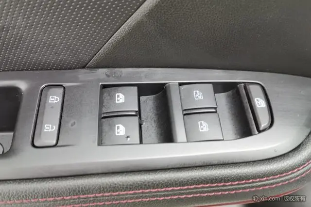Chevrolet Cruze RS 330T Automatic Fun Version