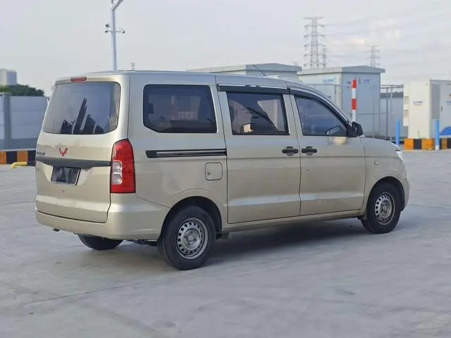 Wuling Wuling Hongguang V 1.5L manual power-up version