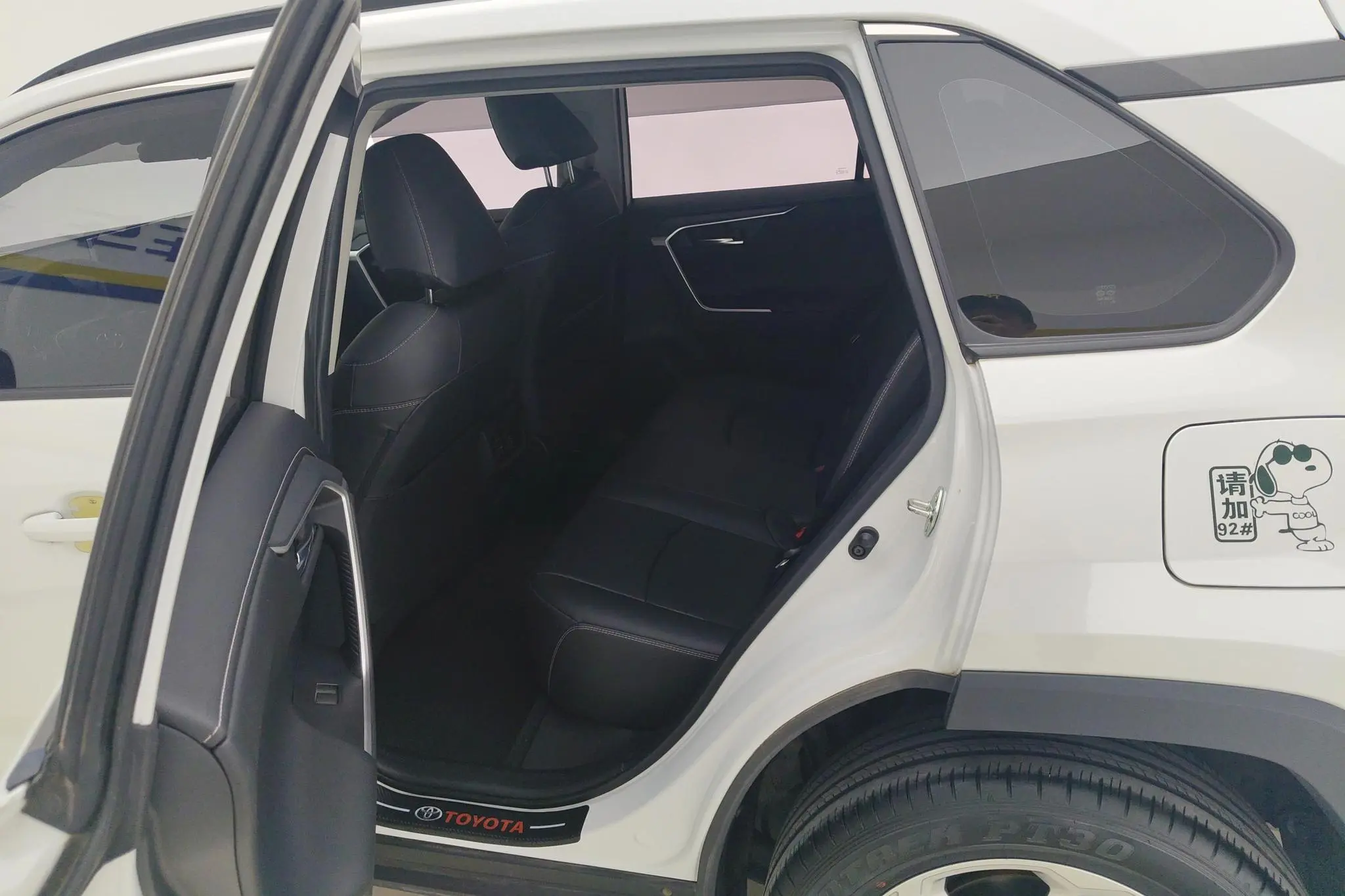 TOYOTA RAV4 Rongfang 2.0L CVT two-wheel drive fashion Plus version