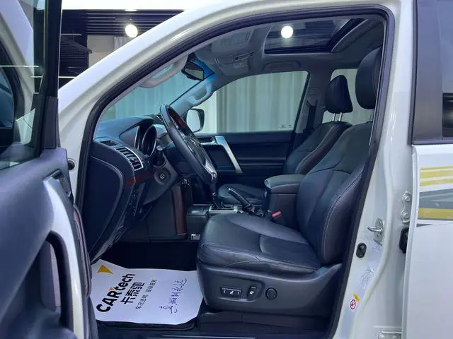 TOYOTA Prado 3.5L automatic VX NAVI