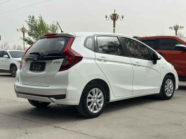 Honda Fit 1.5L CVT Comfortable sunroof Version