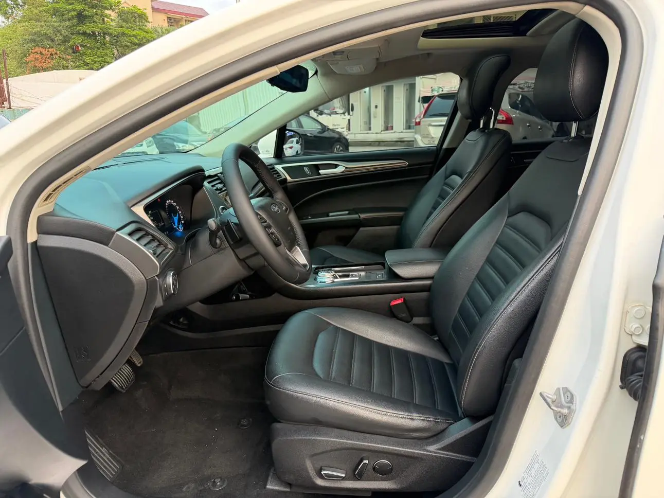 Ford Mondeo EcoBoost 200 intelligent control Fashion type country V