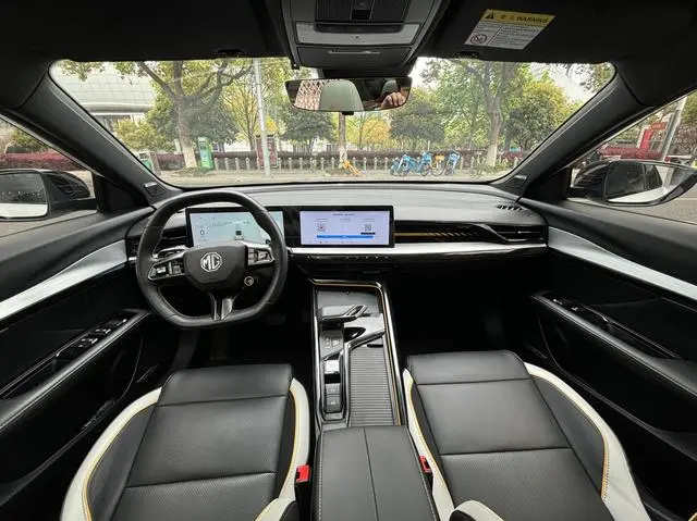 MG MG5 Scorpio 1.5T Deluxe Edition