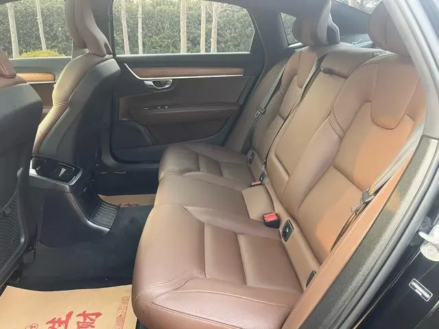 Volvo Volvo S90 PHEV T8 four-wheel drive long battery life Zhiyi Deluxe Edition