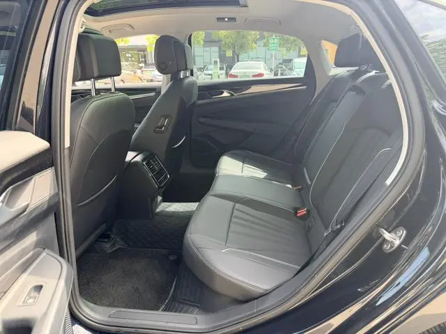 Volkswagen Passat 330TSI Elite Edition