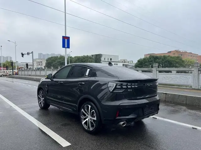 LYNK & CO Lynk 05 2.0TD four-wheel drive Halo
