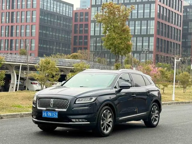 Lincoln Navigator 2.0T four-wheel drive Zunya Edition