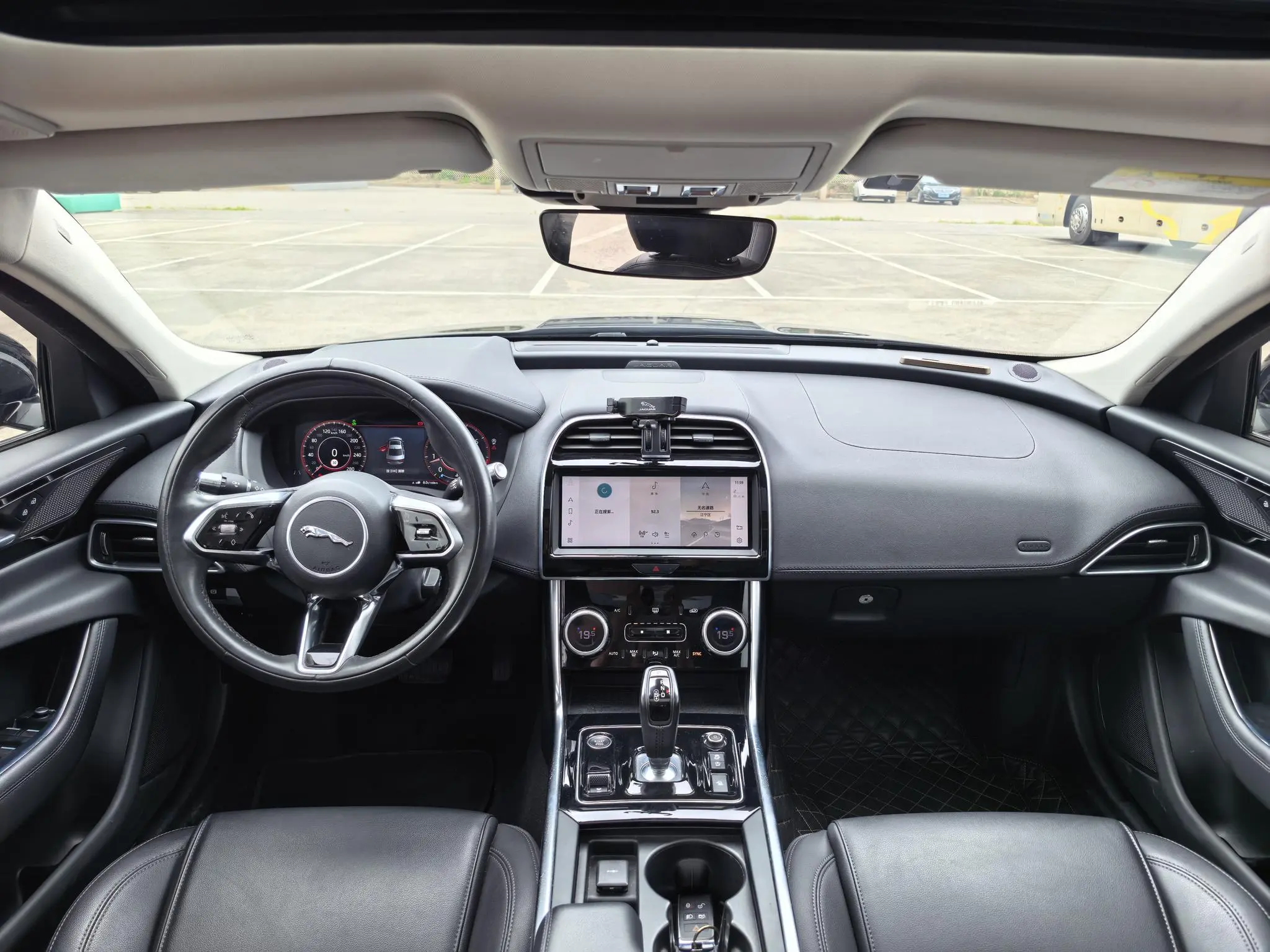 Jaguar Jaguar XEL 2.0T 250PS S aggressive and elegant version