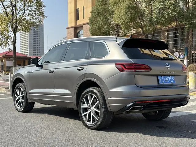 Volkswagen Touareg 3.0 TSI Sharp Front Version Country VI