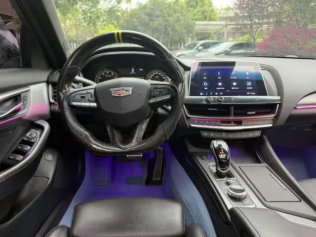 Cadillac Cadillac CT5 Facelift 28T leading sports type