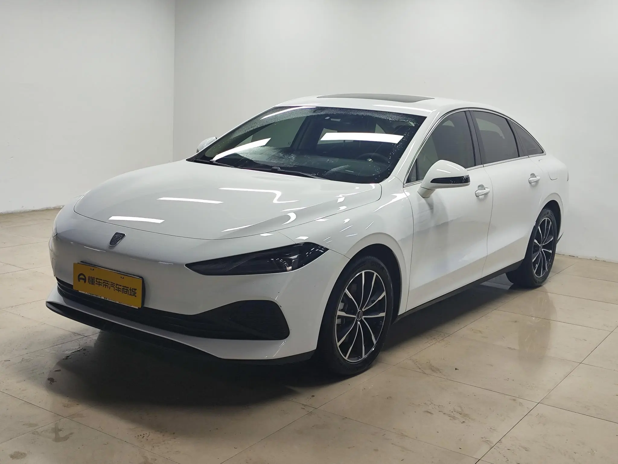 Roewe Roewe D7 DMH 125 World Championship Edition