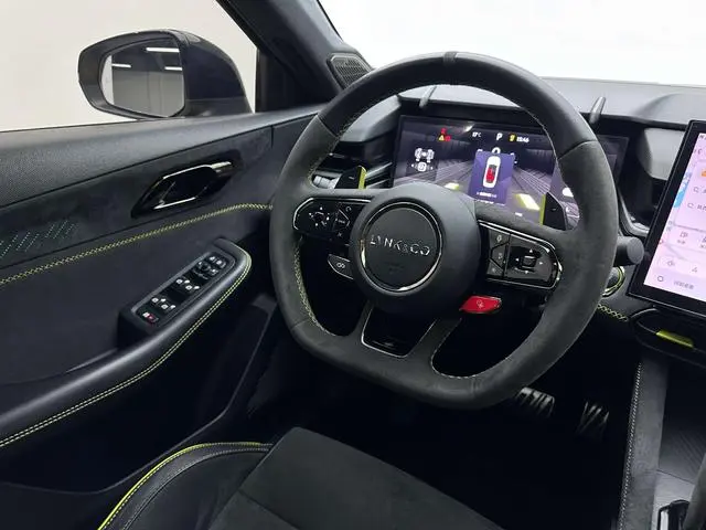LYNK & CO Lynk 03 03+2.0 TD Automatic Yufeng Version