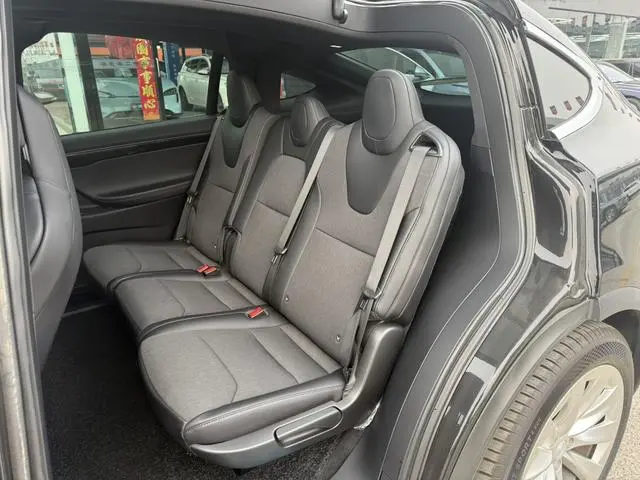 Tesla Model X 75D