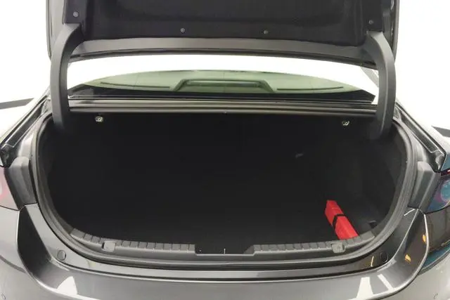 Mazda Mazda 3 Angkesaila 2.0L automatic premium version