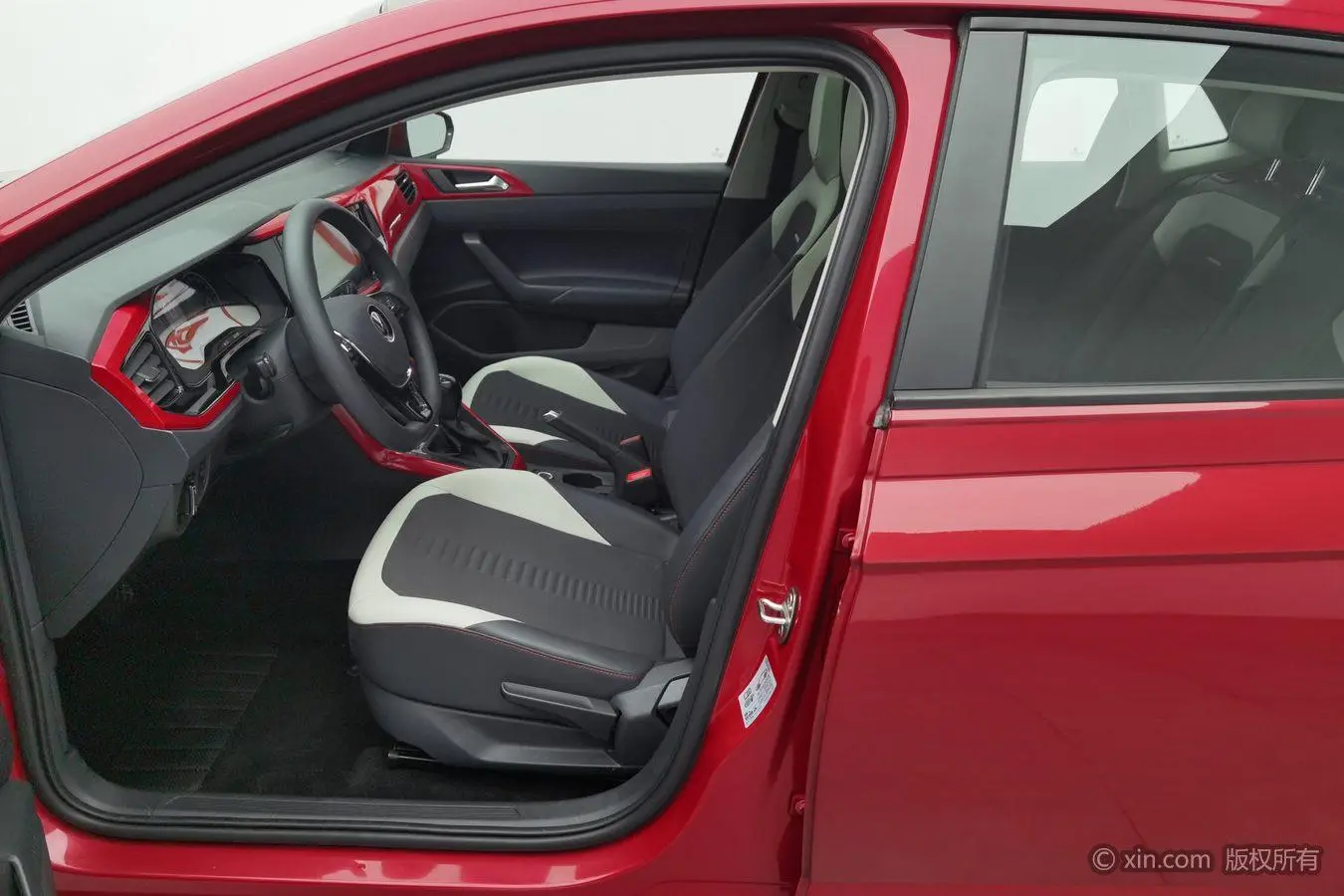 Volkswagen Polo Plus 1.5L automatic colorful technology version
