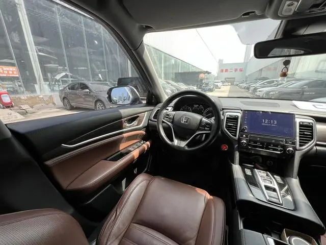 Honda Honda UR-V 370TURBO four-wheel drive Exclusive Edition Country V