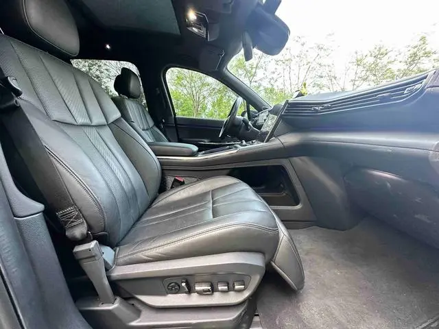 NIO NIO ES8 580KM base version six seats