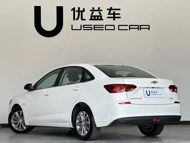 Chevrolet Cruze 320 automatic Enjoy Skylight version