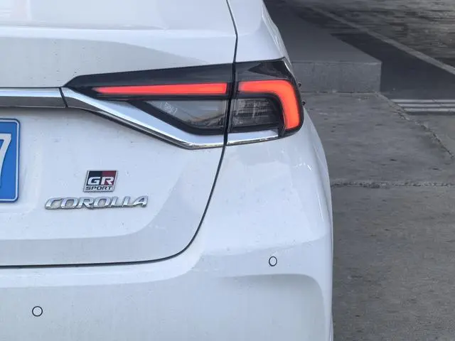TOYOTA Corolla 1.5L CVT 20th Anniversary Platinum Commemorative Edition