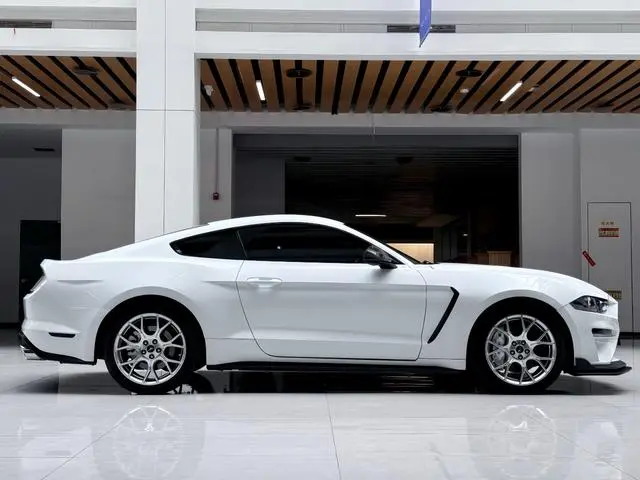 Ford Mustang 2.3T EcoBoost