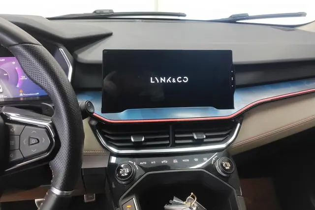 LYNK & CO Lynk 06 1.5T Yao Halo