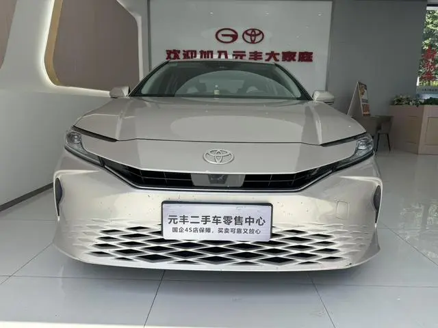TOYOTA Camry Dual Engine 2.0 HGVP Deluxe Edition